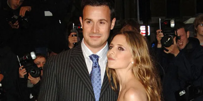 Sarah Michelle Gellar - Freddie Prinze Jr Harapkan Bayi Laki-Laki