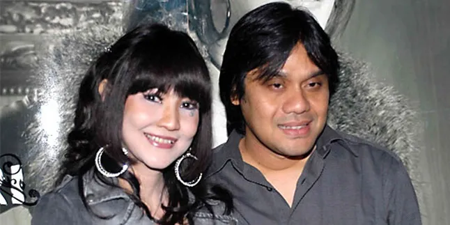 Ita Purnamasari Bahagia Berlibur Dengan Suami-Anak