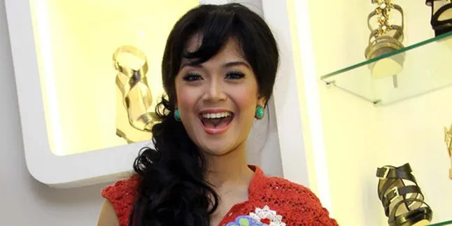 Ditinggal Pacar Sheza Idris Sedih