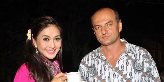 Paramitha Rusady Setahun Pisah Rumah Dengan Suami