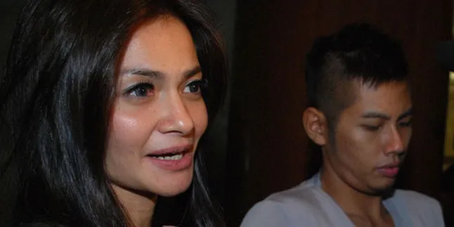 Ariel Bebas, Cut Tary Hanya Tersenyum