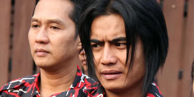 Charly Van Houten Sambangi Tempat Diculiknya Bung Karno Charly Van Houten Sambangi Tempat Diculiknya Bung Karno