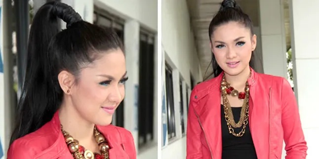 Gamis Pink, Tema Lebaran Keluarga Vicky Shu