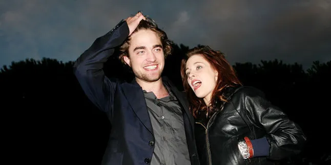 Kecewa Diselingkuhi, Robert Pattinson Tinggalkan Rumah