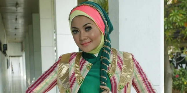 Pakai Jilbab, Indah Dewi Pertiwi Ingin Seterusnya?
