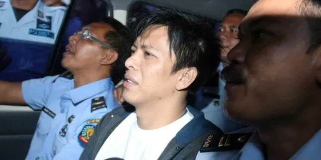 Ariel Peterpan, Pahlawan atau Bintang Porno? Ariel Peterpan, Pahlawan atau Bintang Porno?