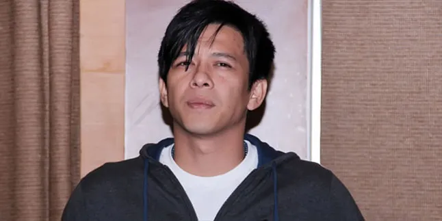 Di-follow Ariel, Seorang Fans Rela Salto!