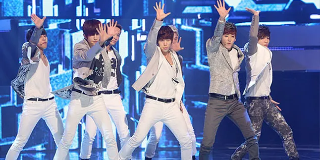 Diterima di Universitas Columbia Amerika, AJ Tinggalkan U-KISS?