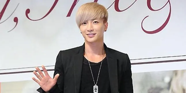 Leeteuk Bakal Luncurkan Lagu Ciptaannya Sendiri