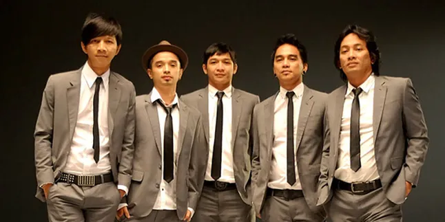 Poster Eksklusif Ungu Buat 50 Cliquers Sejati