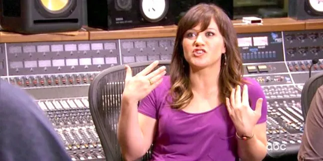 Kelly Clarkson Ternyata Bukan Sembarang Popstar