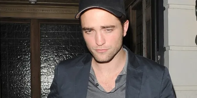 Pattinson TAK Sembunyi di Rumah Witherspoon!