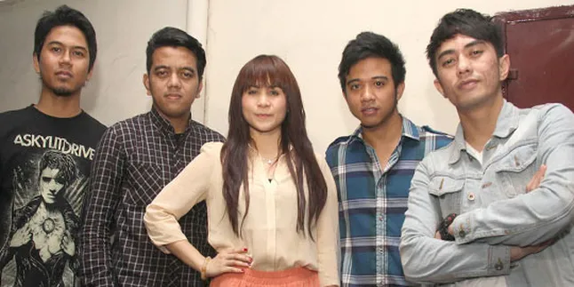 Momo: Welcome Ariel, Wecome Noah!