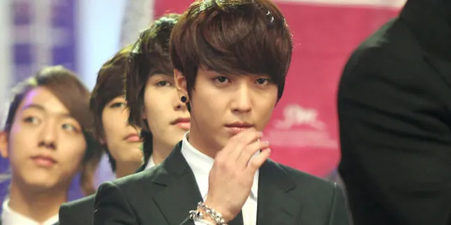 6 Bulan, Jung Yong Hwa CN Blue Hasilkan 17 Lagu
