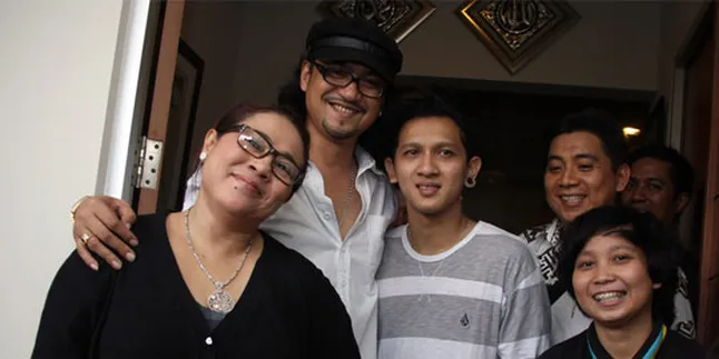 Pernikahan Nunung - Iyan Terancam Batal?