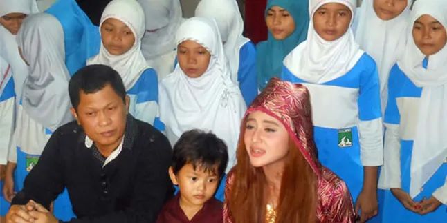 Kedekatan Dewi Perssik - Guruh Berawal Dari Pengajian