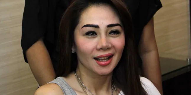 Femmy Permatasari: Sulam Alis Lebih Sakit Ketimbang Tato