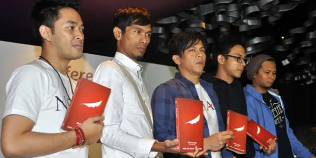 Ariel Ungkap Alasan Rilis Buku 'KISAH LAINNYA'