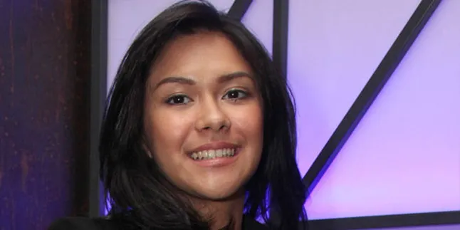 Nana Mirdad Bolak-Balik Jakarta-Bali