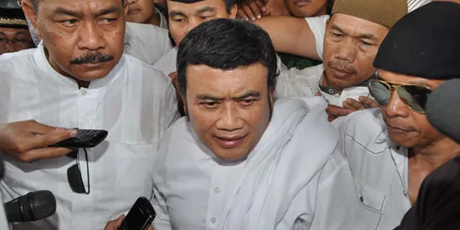 Rhoma Irama Jelaskan Soal Pendukungnya Yang Tidak Puasa Rhoma Irama Jelaskan Soal Pendukungnya Yang Tidak Puasa