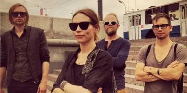 Vokalis The Cardigans: I Like Nasi Goreng Vokalis The Cardigans: I Like Nasi Goreng