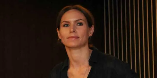 Dapat Pertanyaan Pancingan, Nina Persson Jawab Dengan Jitu