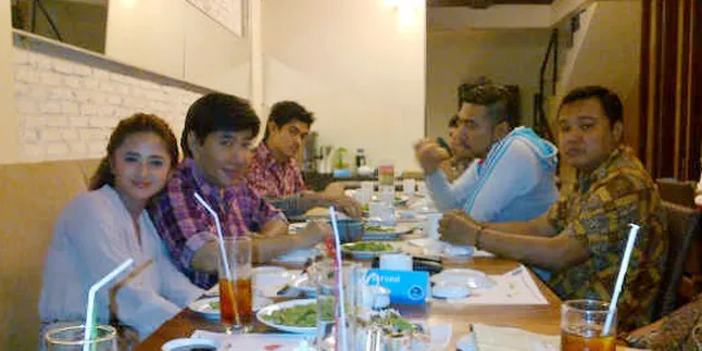 Dewi Perssik Bakal Terima Kejutan Dari Guruh