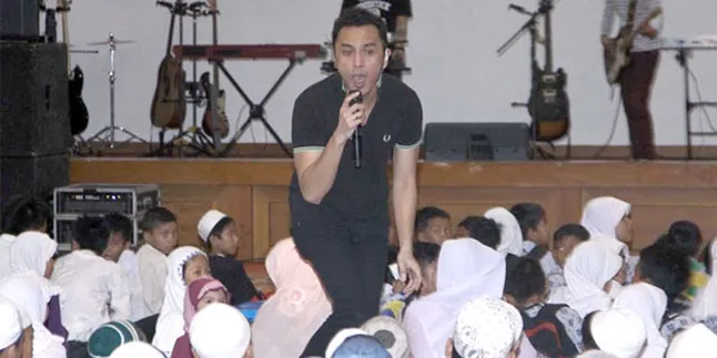 Giring Nidji Bahagiakan Anak-Anak Yatim Piatu