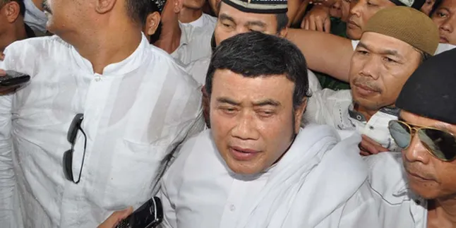 Rhoma: Mereka Katakan SARA, Saya Katakan Ini Transparansi Rhoma: Mereka Katakan SARA, Saya Katakan Ini Transparansi