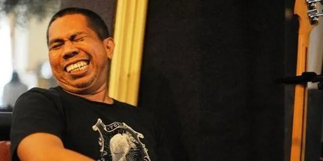 Denny Sakrie: Seorang Vokalis Bisa Tak Tergantikan Denny Sakrie: Seorang Vokalis Bisa Tak Tergantikan