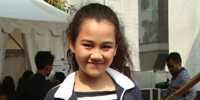 Lebaran, Aaliyah dan Zahwa Pilih di Rumah Kakek dan Nenek