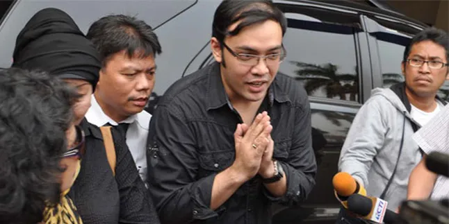 Didatangi Korban Penipuan, Sandy Tumiwa Minta Perlindungan Polisi