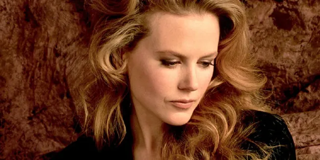 Nicole Kidman Pose Topless Untuk Majalah V
