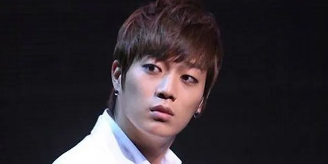 Bersikap Buruk Pada Fans Bertubuh Gemuk, Doojoon B2ST Dikritik?