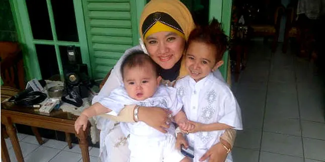 Kebahagiaan Daus Mini Lebaran Bersama Anak