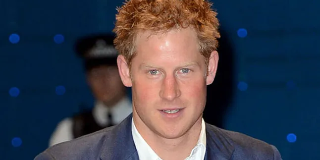 Foto Porno Pangeran Harry Dipublikasikan Secara Resmi!