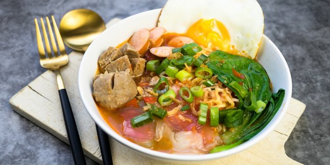 10 Cara Membuat Seblak Mie Lezat, Ada Mie Udon dari Jepang Juga!