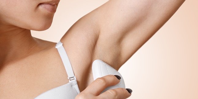 10 Ways to Naturally Whiten Dark Underarms, Easy and Safe