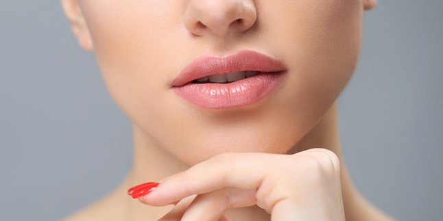 10 Natural, Safe, and Fast Ways to Thin Thick Lips