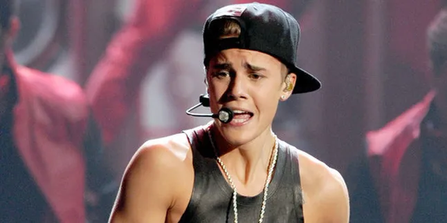 10 Celana Terburuk Yang Pernah Dipakai Justin Bieber