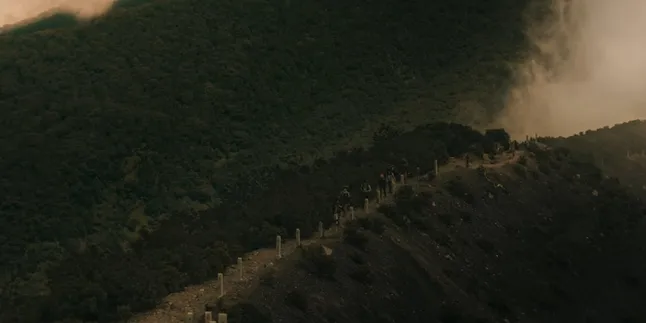 10 Films Set Against Mountains in Indonesia, Showcasing Natural Beauty and Supernatural Terror