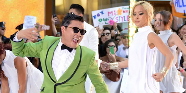 10 'Flash Mob' PSY - 'Gangnam Style' Terunik di Dunia