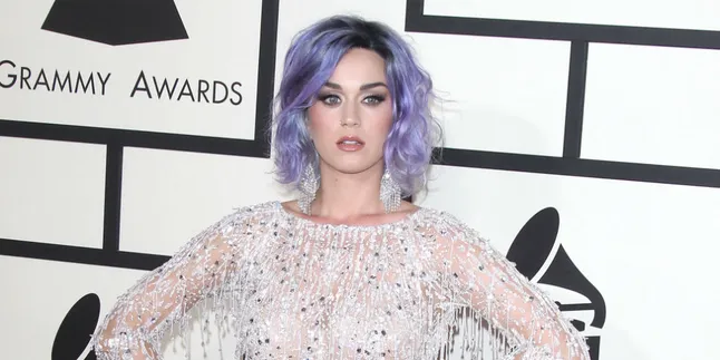 10 Warna Rambut Ungu Unik Selebriti Hollywood 10 Warna Rambut Ungu Unik Selebriti Hollywood