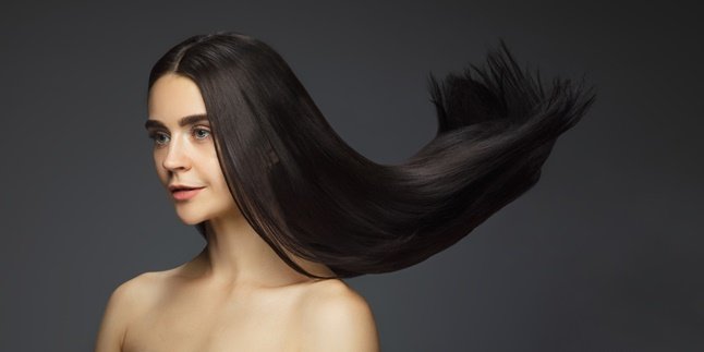 11 Natural Ways to Straighten Hair, Fast and Last Longer