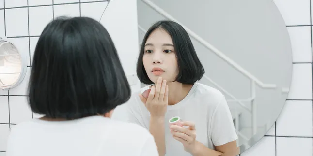 12 Cara Menghilangkan Jerawat Pasir Biar Makin Banyak yang Naksir