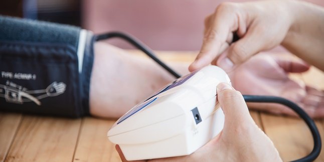 12 Natural, Safe, and Effective Ways to Lower High Blood Pressure