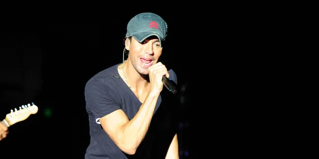 12 Tahun Pacaran, Enrique Iglesias Belum 'Minta Restu' Ayahnya