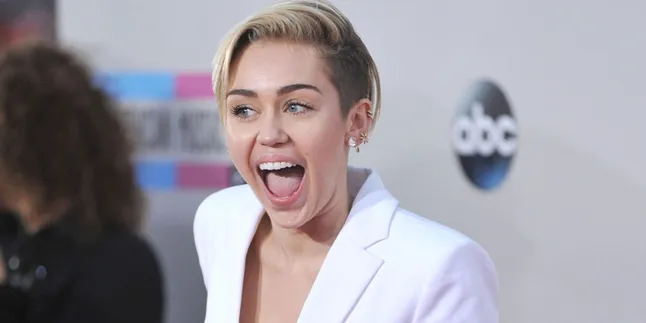 14 Pria Yang Pernah Dikencani Miley Cyrus, Semuanya Ganteng!