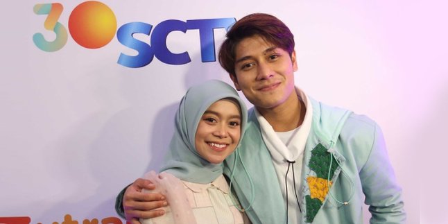 17 Lucky Fans Meet Lesti & Rizky Billar Privately