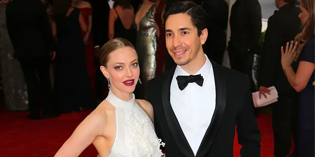 2 Tahun Pacaran, Amanda Seyfried - Justin Long Akhirnya Putus